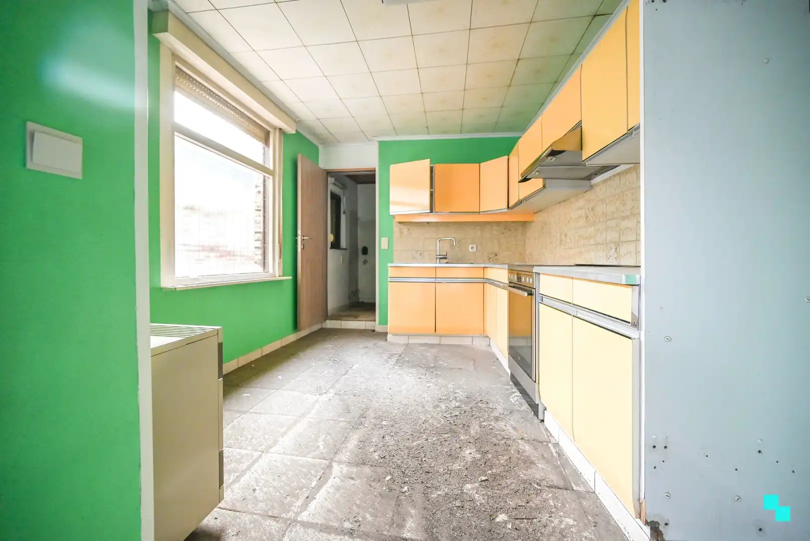 Ruime te renoveren halfopen bebouwing te Bissegem foto 8