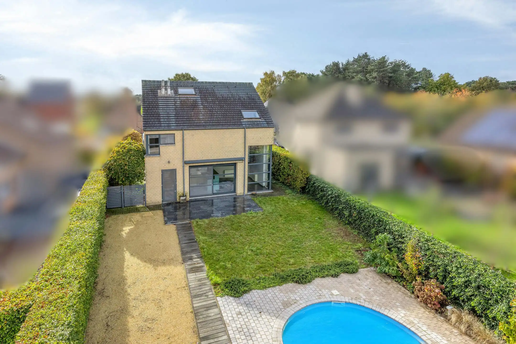 Vrijstaande woning met 4 slaapkamers te koop in Geel foto {{pictureIndex}}