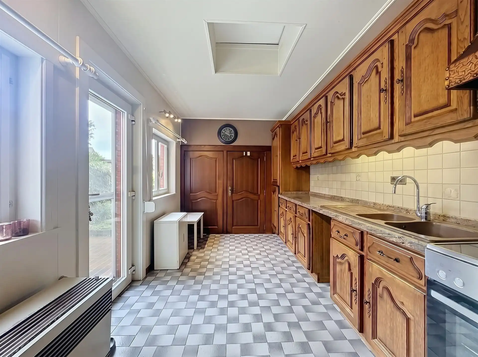 Instapklare woning met halfopen karakter met tuin! foto 9
