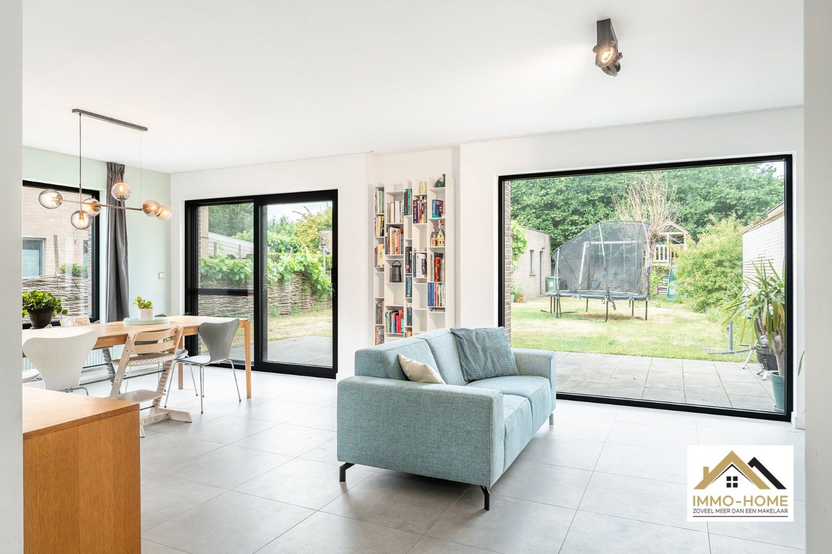 Instapklare halfopen bebouwing in groene omgeving foto 5