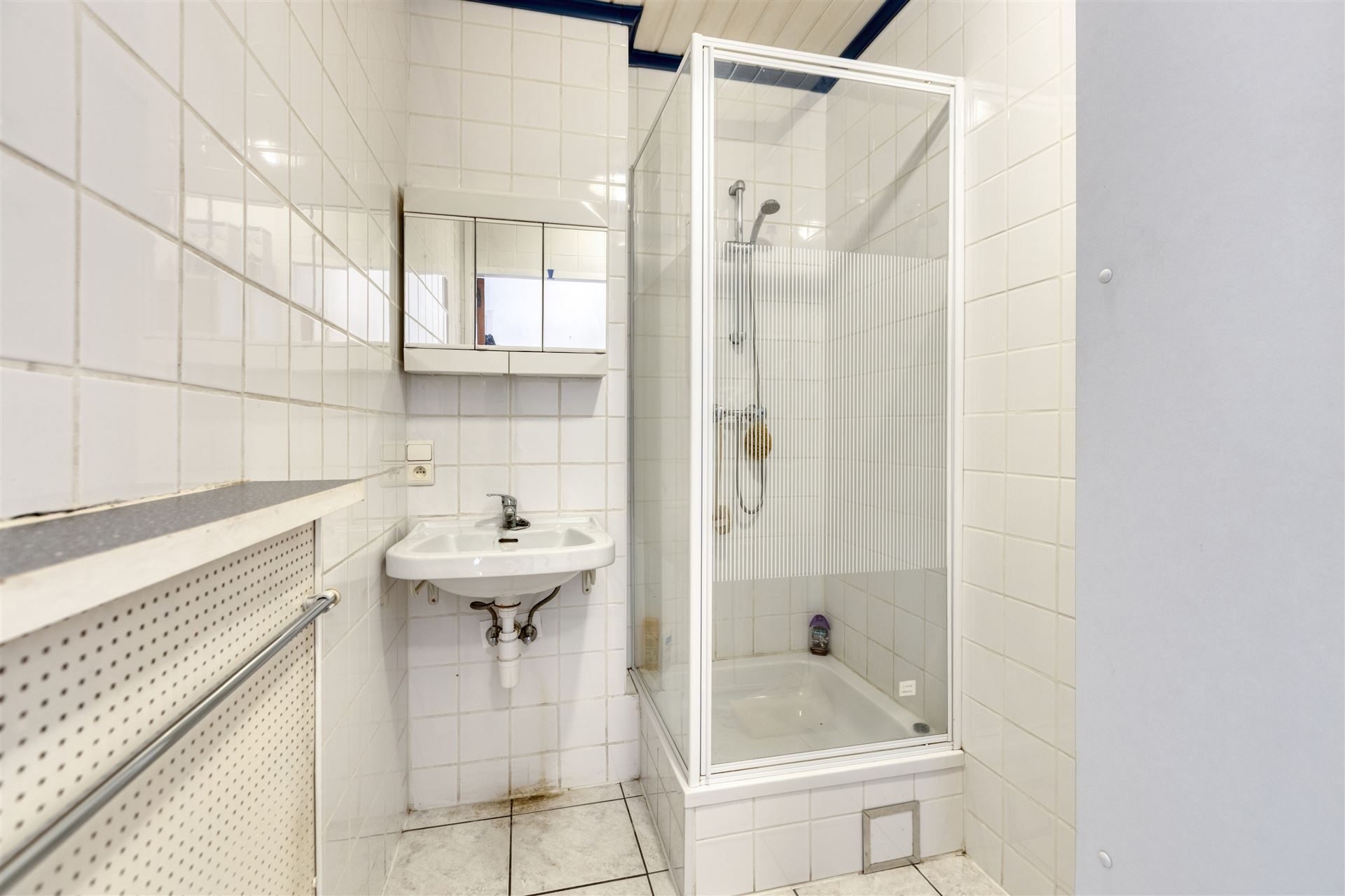 Te Renoveren Meergezinswoning met Garage foto 10