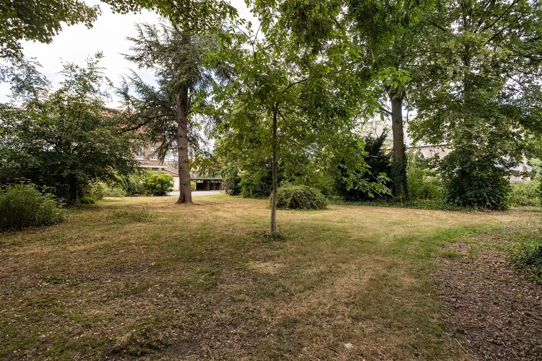 Historische pastorijwoning op een domein van 4.333 m² foto 12