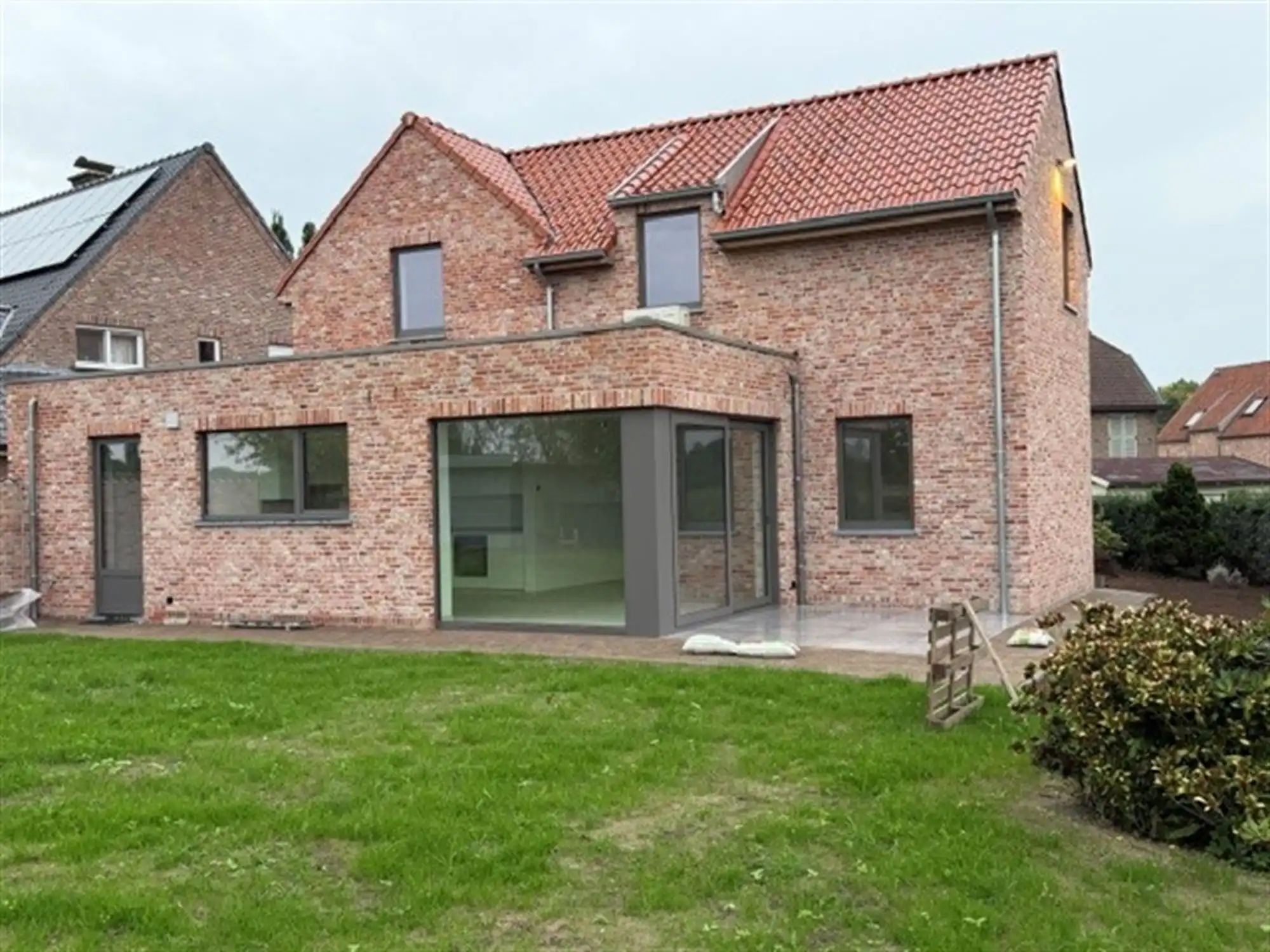 Nieuwbouw met grote tuin en terras. Rustige Ligging foto 2