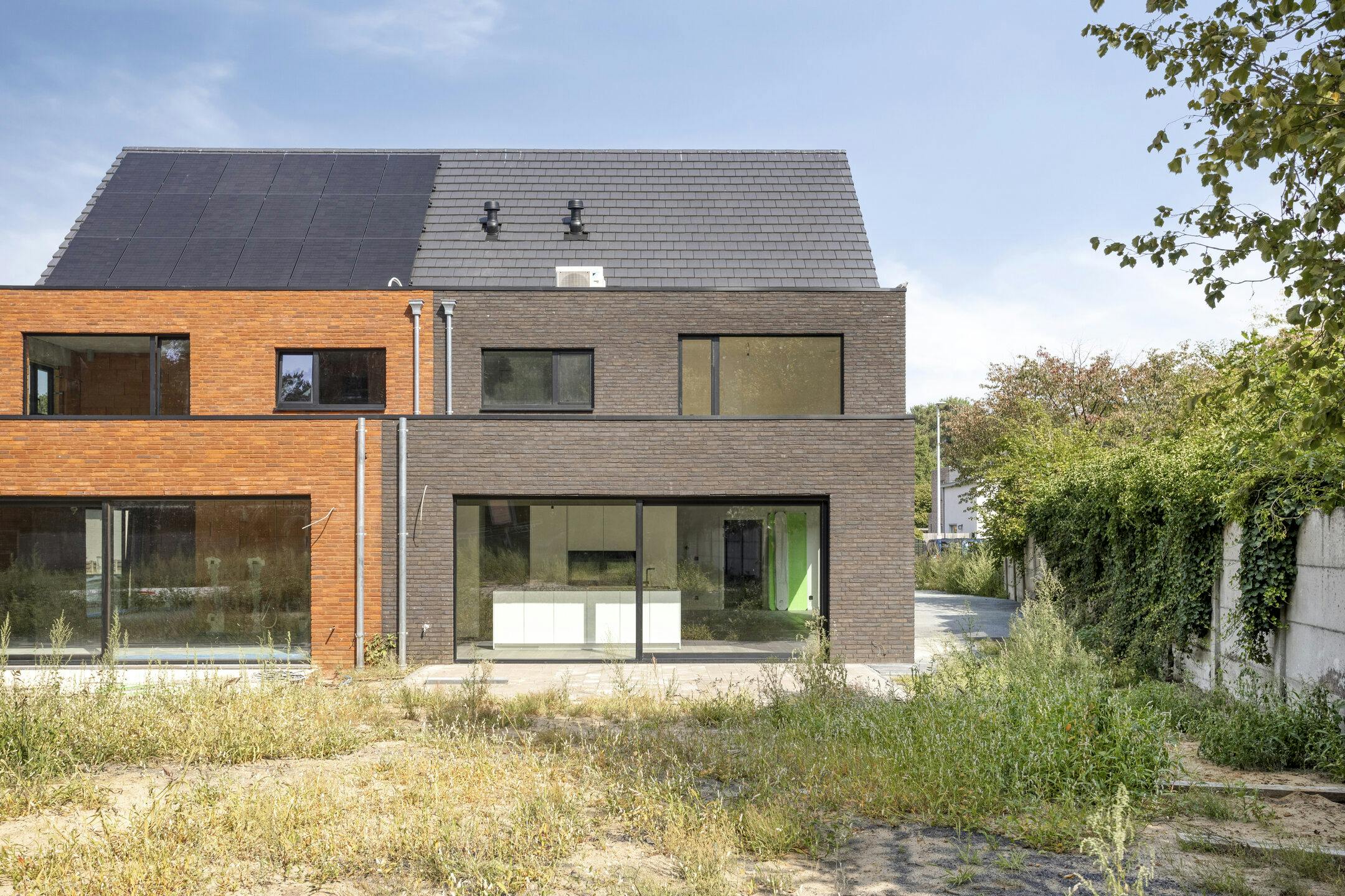 Halfopen-nieuwbouwwoning te koop nabij centrum Lichtaart foto 2