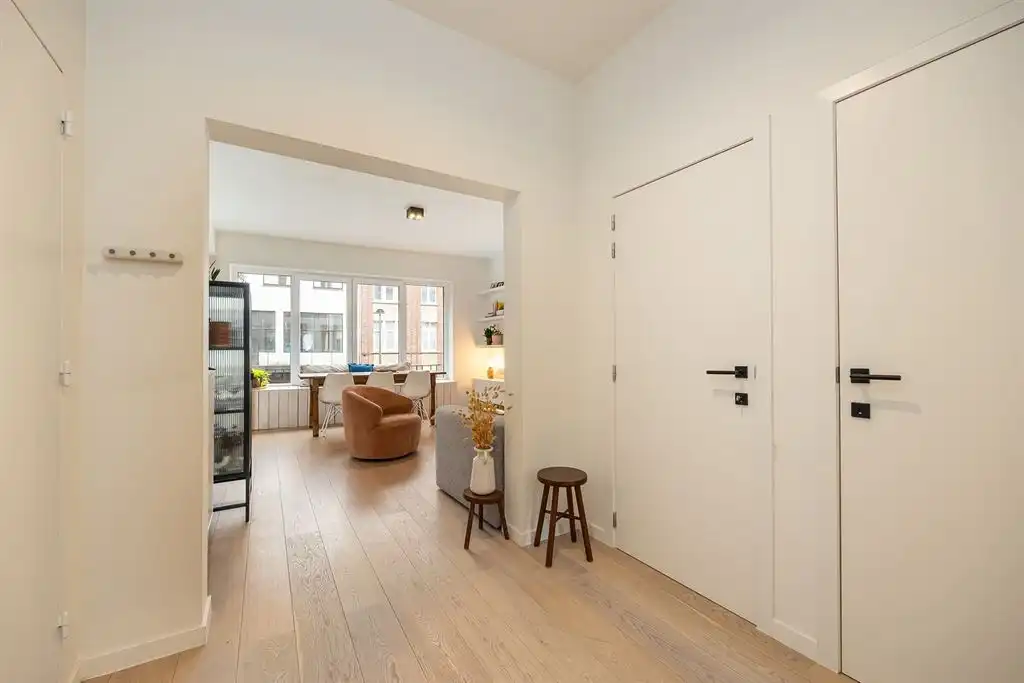 Instapklaar appartement met ruime tuin foto 16