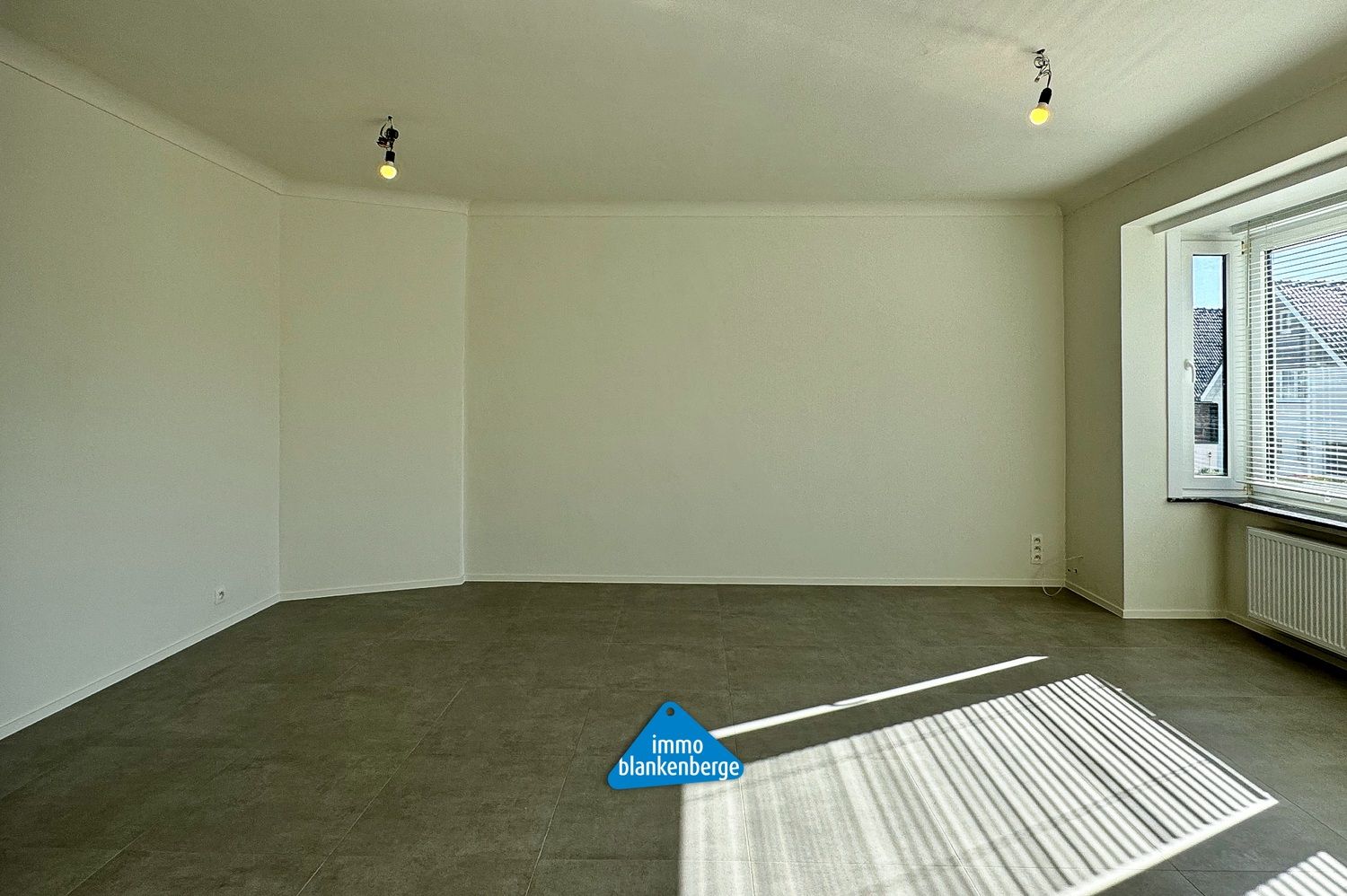 Modern Gerenoveerd Appartement met 2 Slaapkamers foto 5