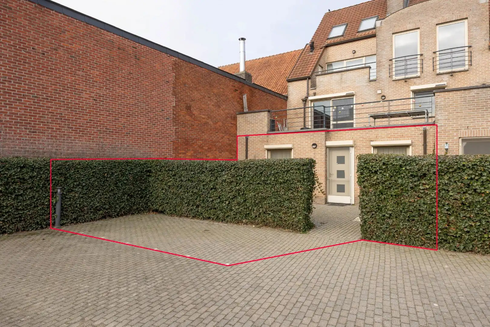 Ruim gelijkvloers appartement met terras en 2 slaapkamers te Overpelt centrum. foto 22