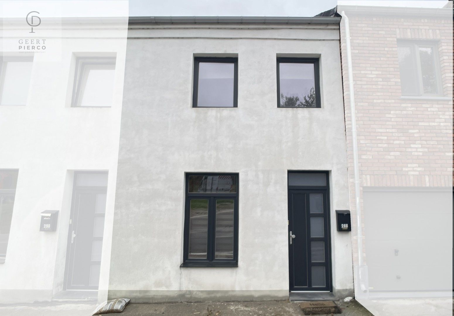 Gerenoveerde woning met leuke tuin. foto {{pictureIndex}}