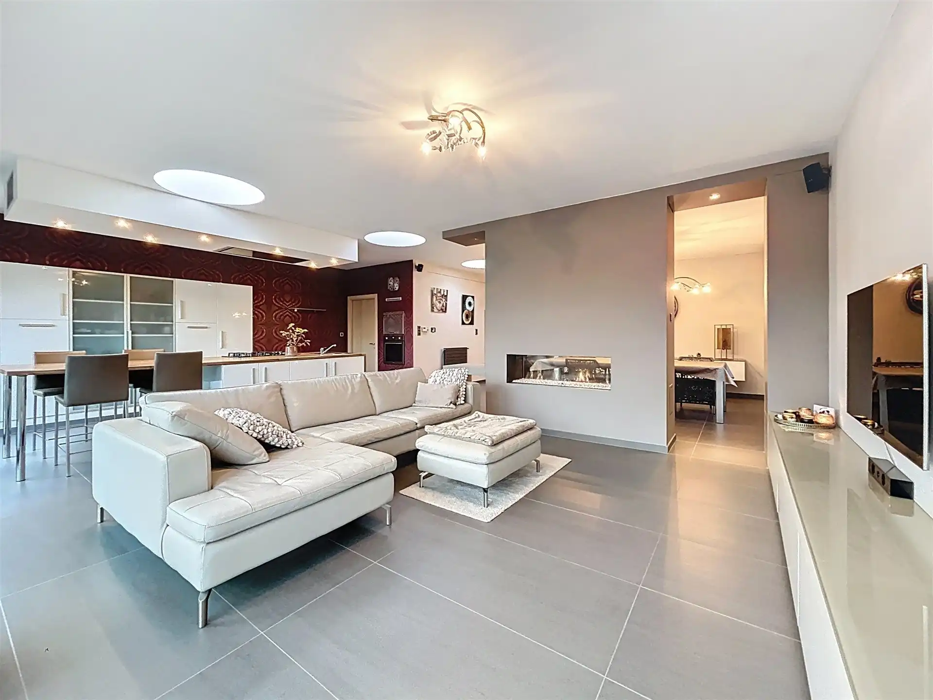 Energiezuinige gezinswoning met 5 slaapkamers en bijgebouw op perceel van 511m² foto 2