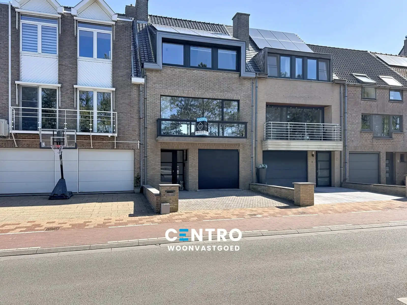 Gezellige woning te Uitkerke met 3 à 4 slpks, DUBBELE garage en LEUKE tun! foto {{pictureIndex}}