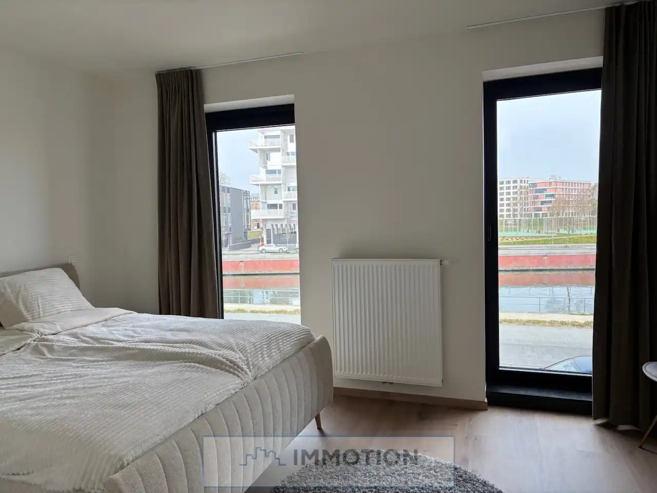 Recente woning met 3 slaapkamers en parking te huur in centrum Kortrijk foto 9