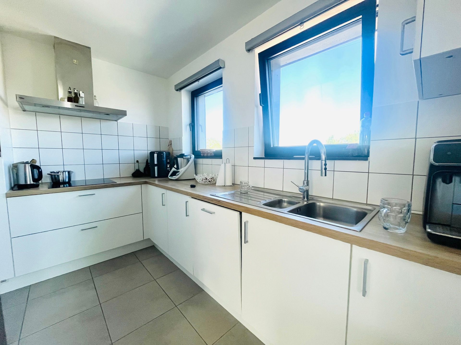 DUPLEX-APPARTEMENT MET 3 SLKP, GARAGE EN STAANPLAATS. foto 6