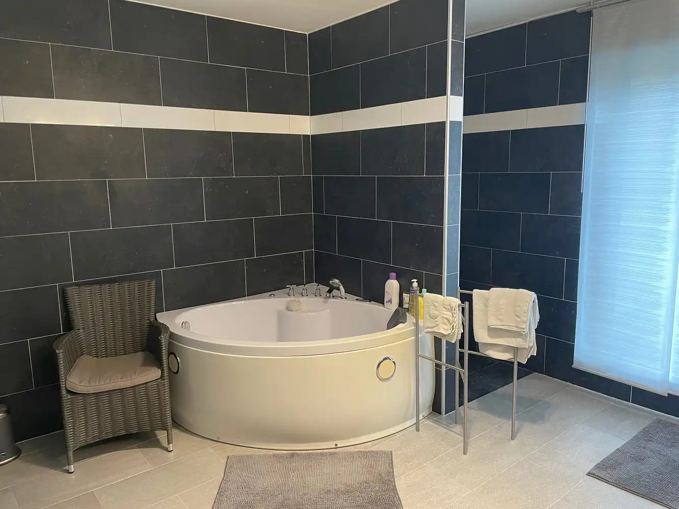 Gezinswoning, 3 slaapkamers, garage, tuin. foto 24