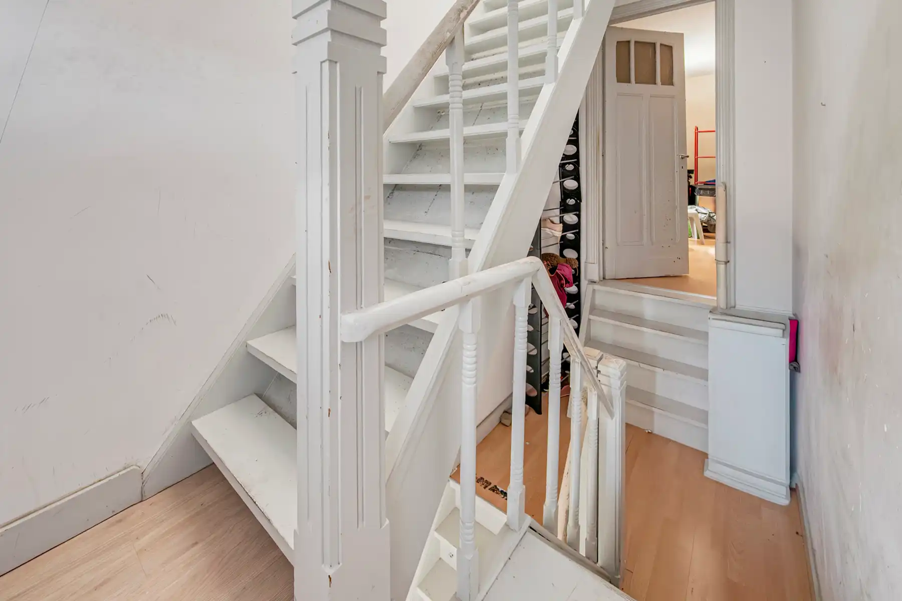 Halfopen bebouwing met potentieel op toplocatie in Lokeren foto 8
