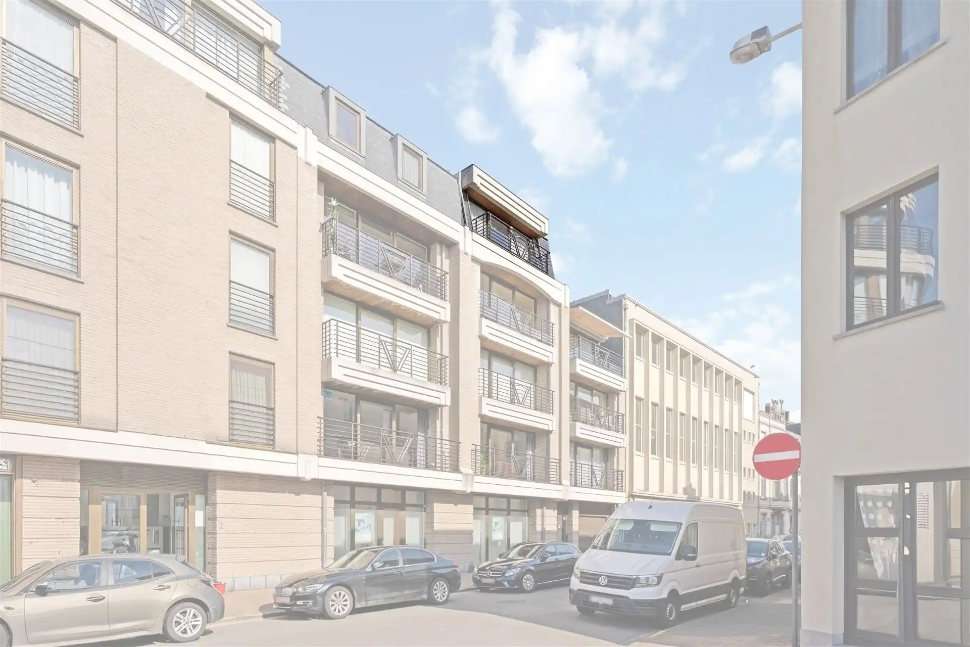 CENTRALE LIGGING / STAANPLAATS foto 27