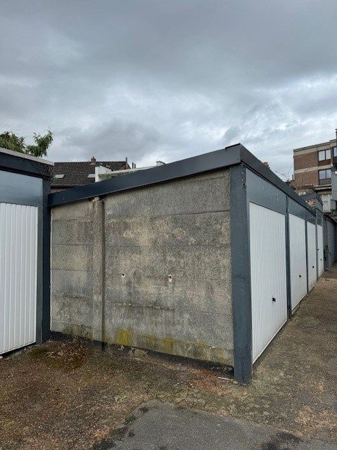 Rustig achterin gelegen garagebox te huur foto 4