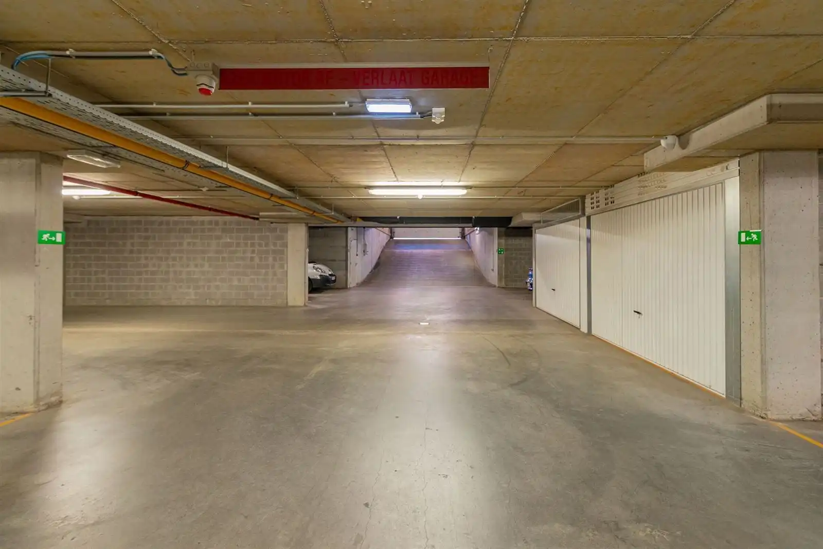 Appartement met 1 slaapkamer, parking en kelder foto 14