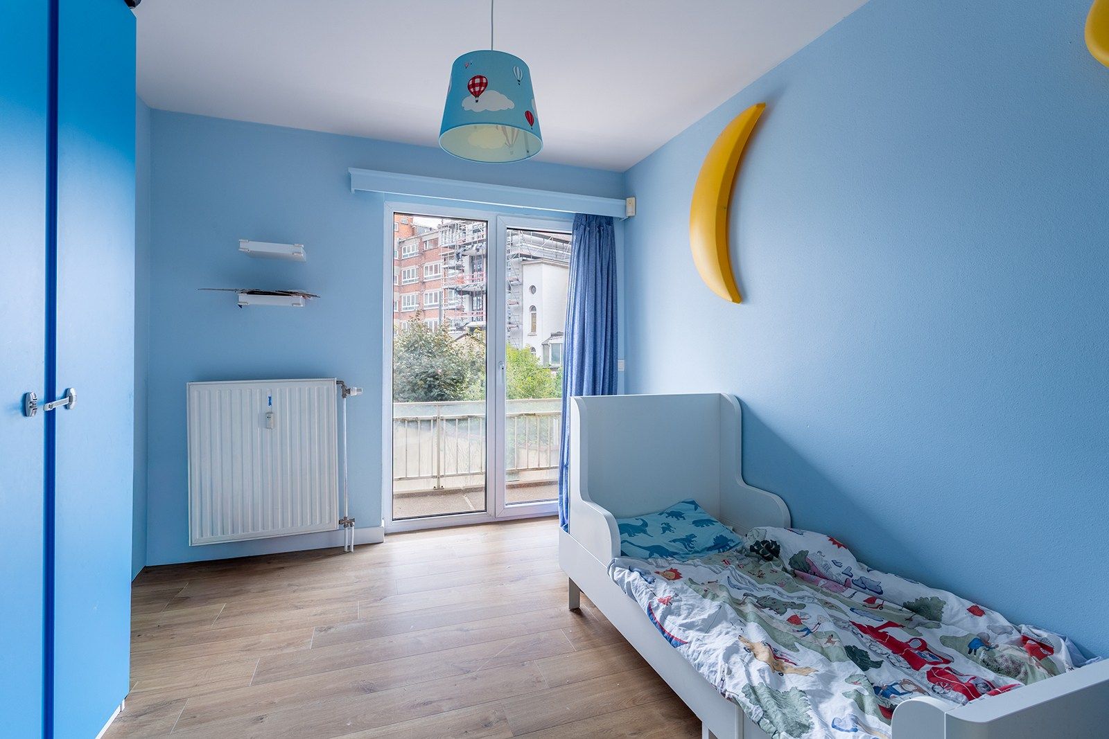 Uiterst ruim vierslaapkamer appartement tussen het Stadspark en de Theaterbuurt!  foto 17