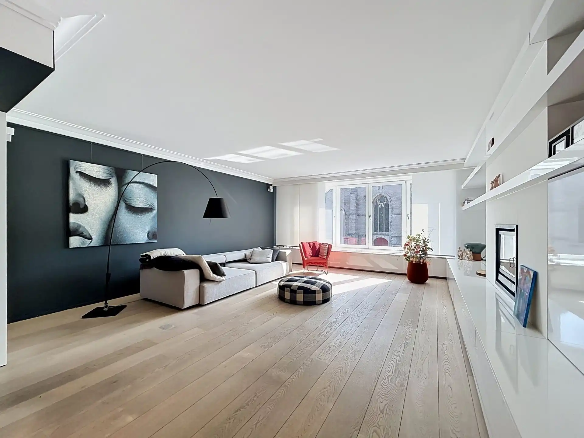 Instapklare ruime woning met 3 slaapkamers met handelsruimte.   foto 4