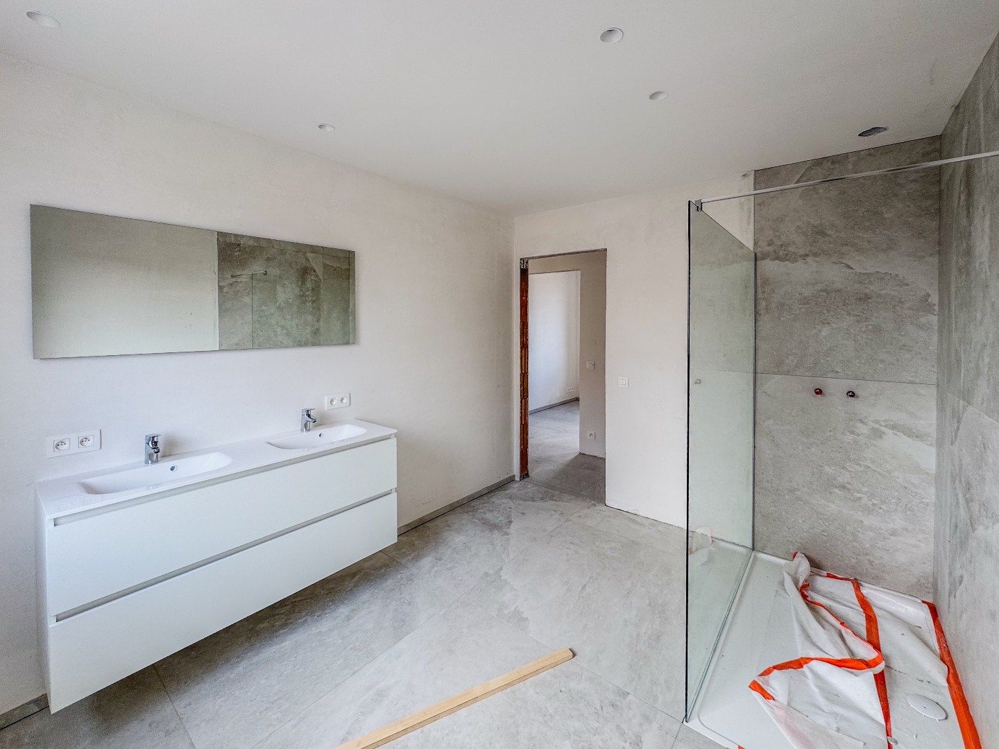 Energiezuinige nieuwbouwwoning met 3 slaapkamers, ruime garage en tuin. foto 16