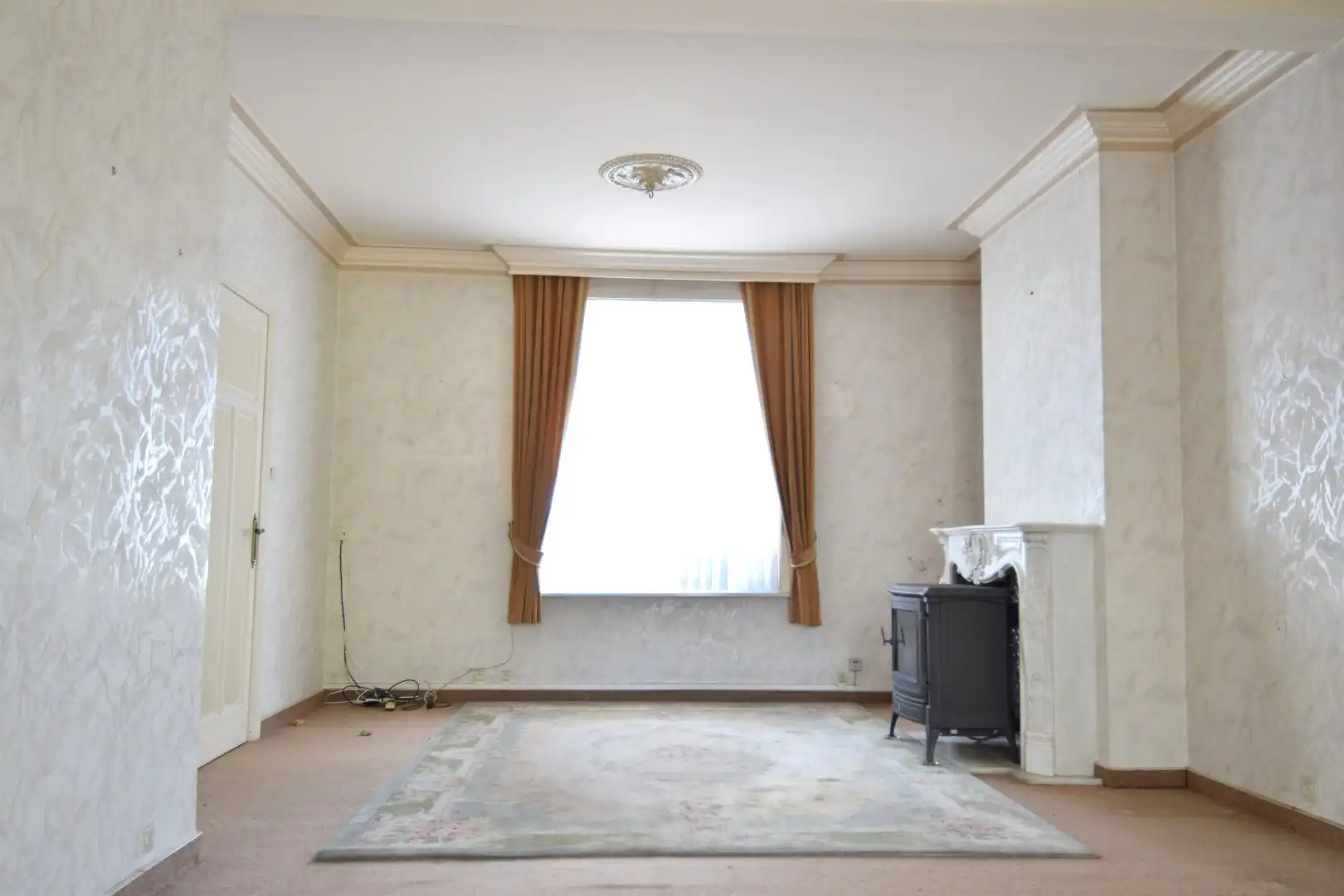 Karaktervolle woning met 3 slaapkamers en naastgelegen polyvalente ruimte (ca. 105 m²) te koop in Beveren-Leie foto 2