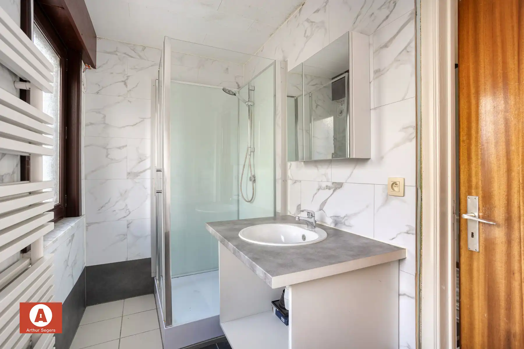 Halfopen bebouwing op zeer centrale ligging foto 18