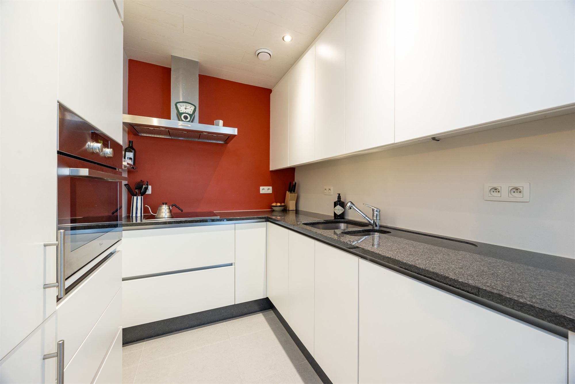 Instapklaar appartement met 2 slaapkamers en garage foto 7