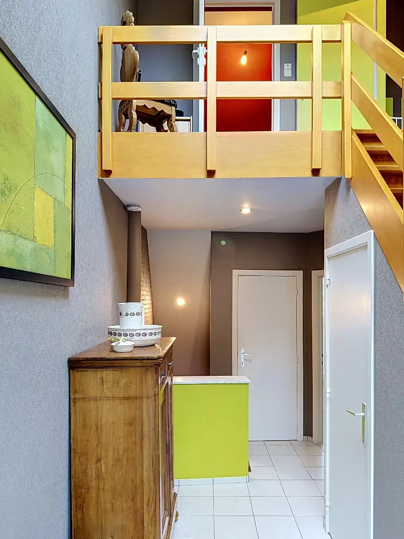 Instapklare bel-etage met drie slaapkamers, garage en zonnige buitenruimtes. foto 18
