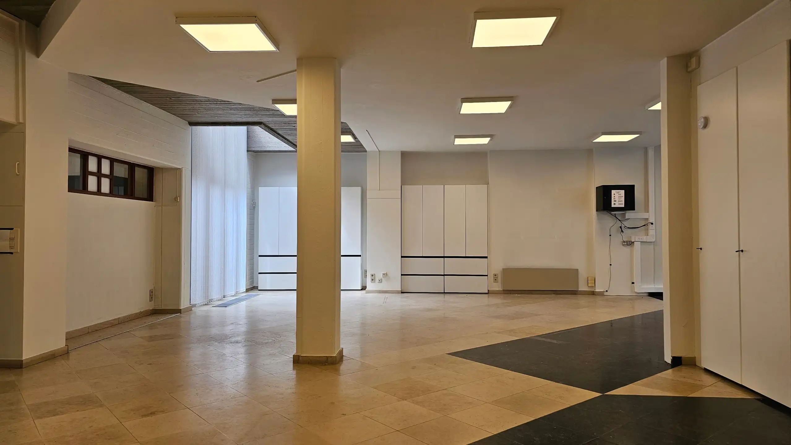 Centraal gelegen handelsruimte vlakbij de Markt van Lokeren foto 13