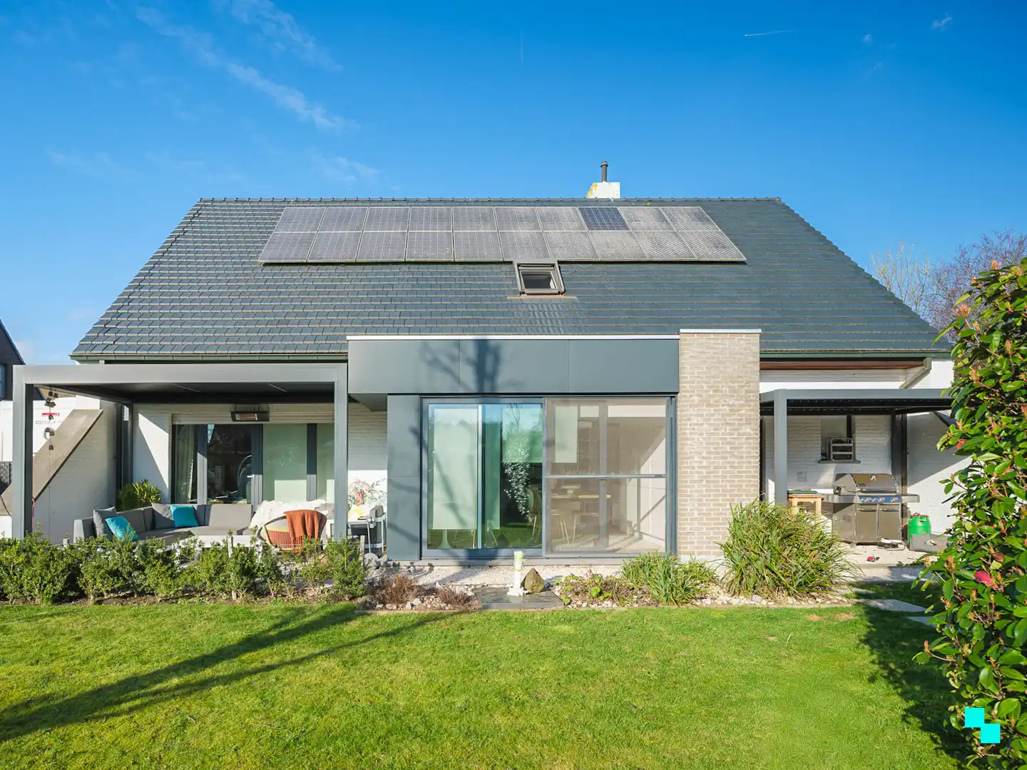 Villa met zonnige tuin en vier slaapkamers te Oostakker foto 23