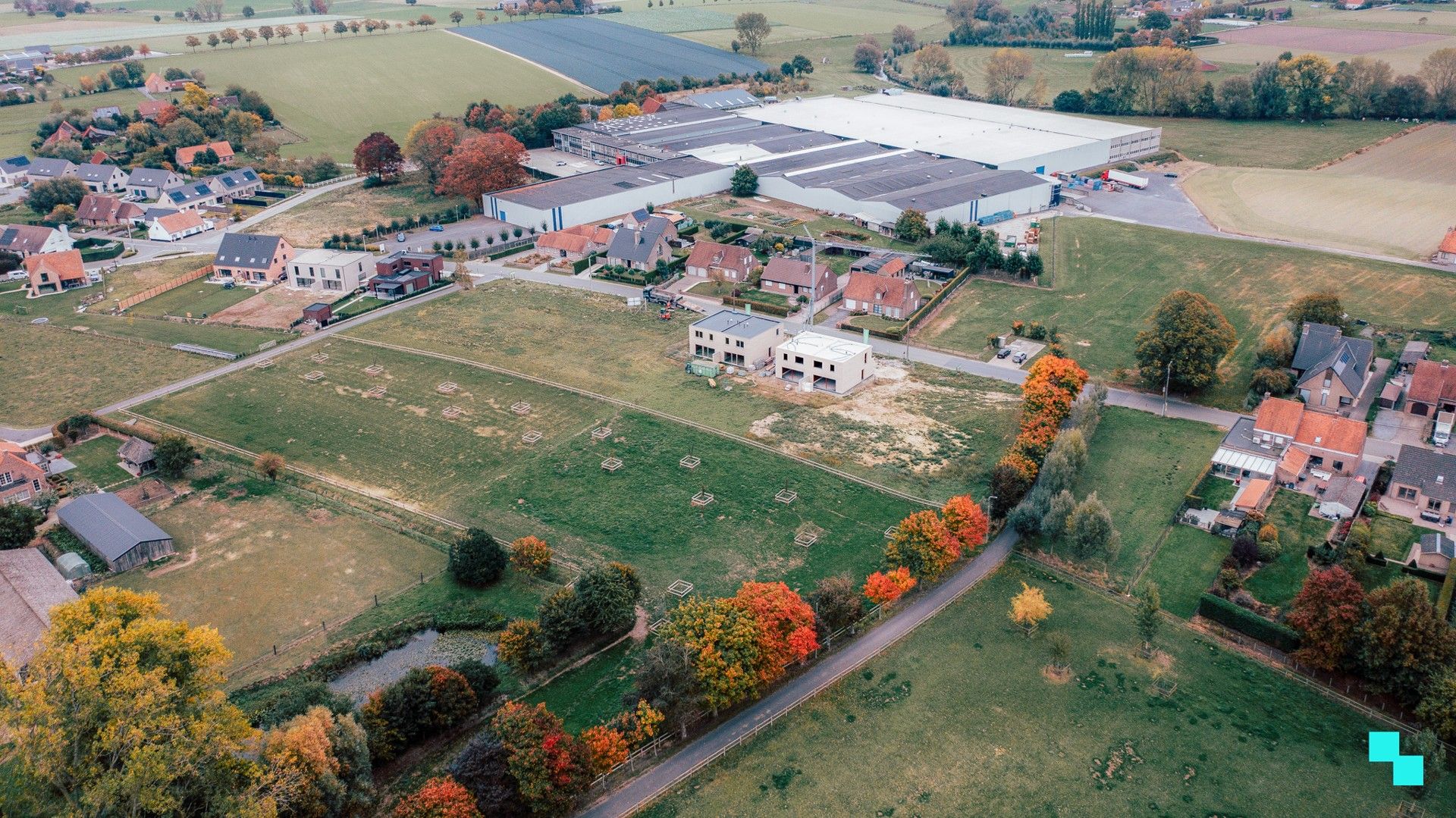 Halfopen nieuwbouwwoning met landelijke verzichten foto 2
