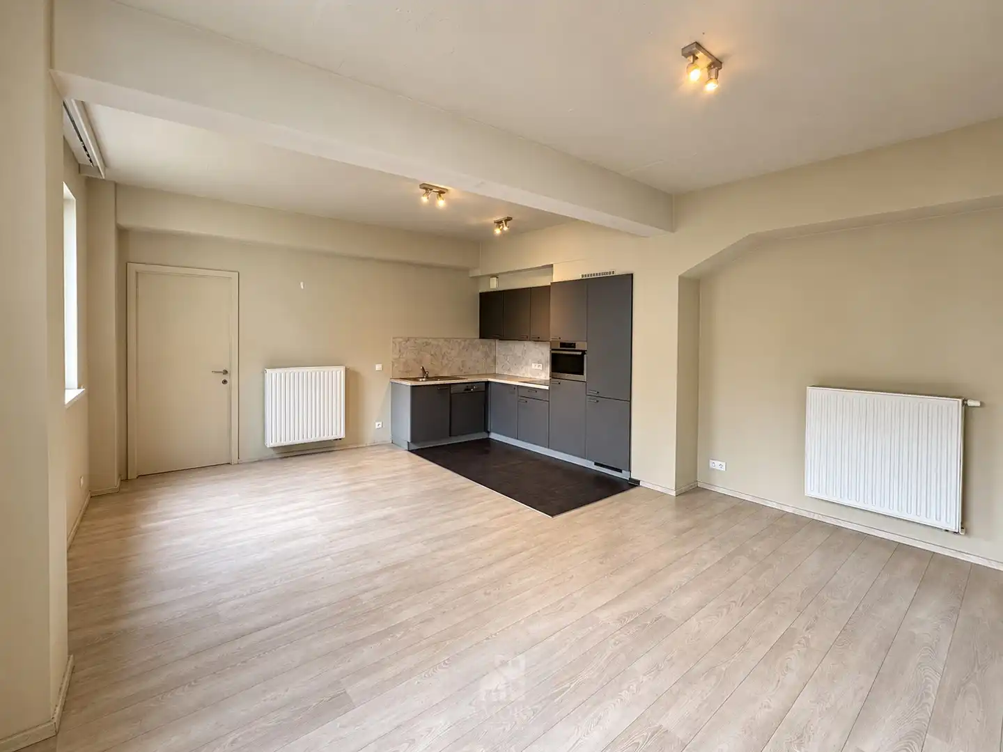 Ruim en energiezuinig 4-slaapkamer appartement met inpandig terras en overdekte autostaanplaats foto 2