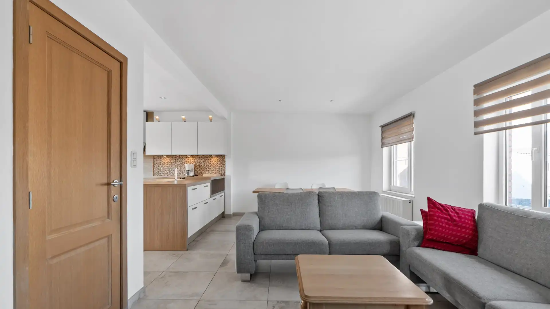 Wonen boven je zaak? Ontdek deze instapklare opportuniteit in het hart van Maasmechelen foto 17