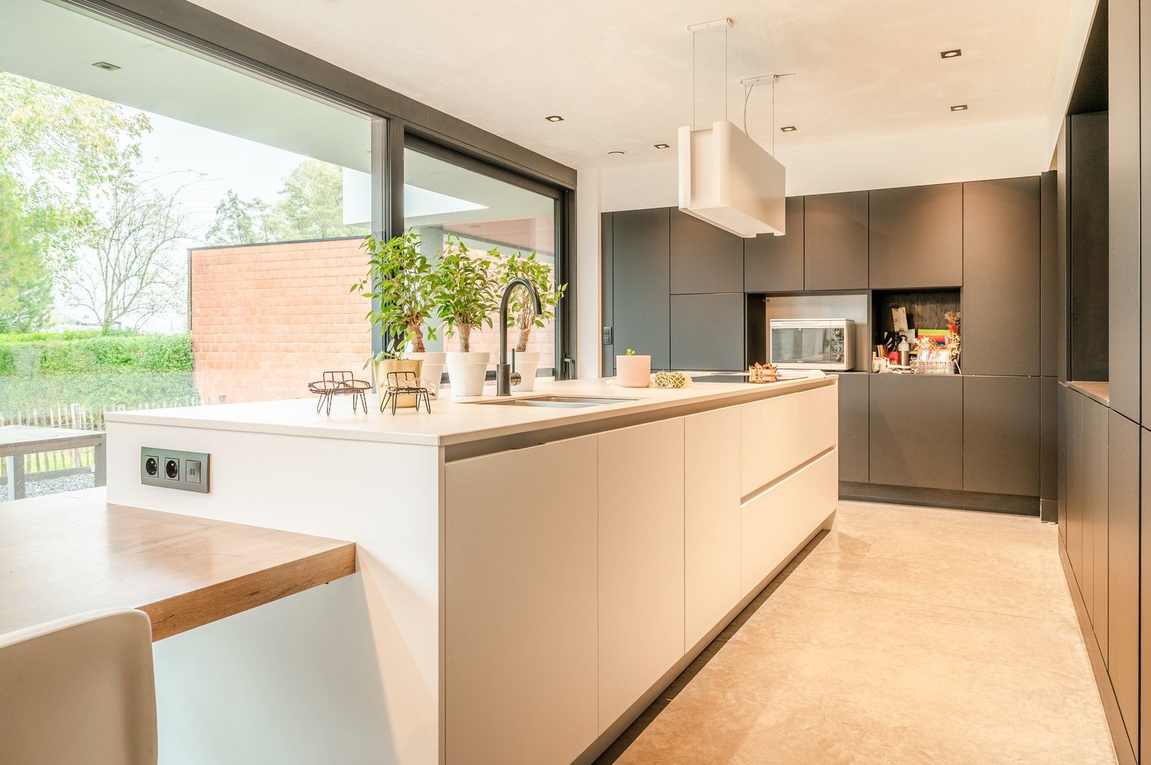 Moderne, energiezuinige woning op 1021 m² vlak bij het Zeekanaal foto 4