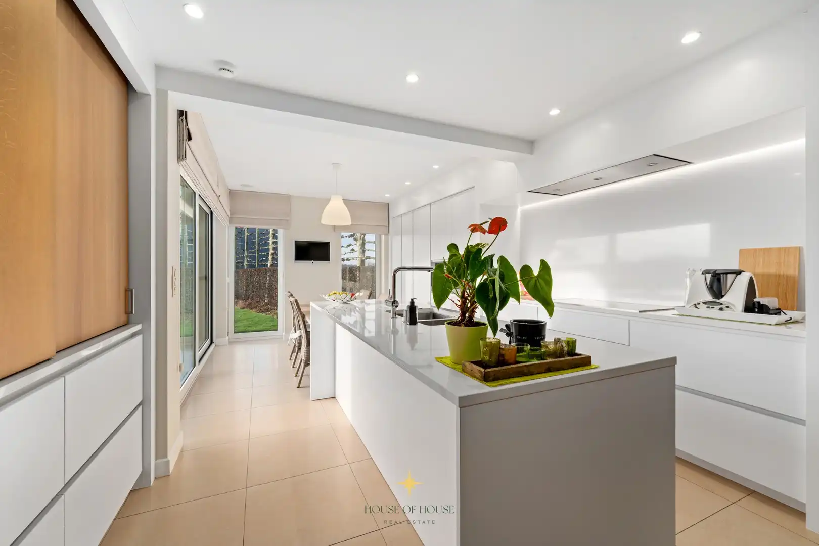 Prachtige villa met loods en serrecomplex op ± 2 HA te Laarne zonder bedrijfsovername foto 11