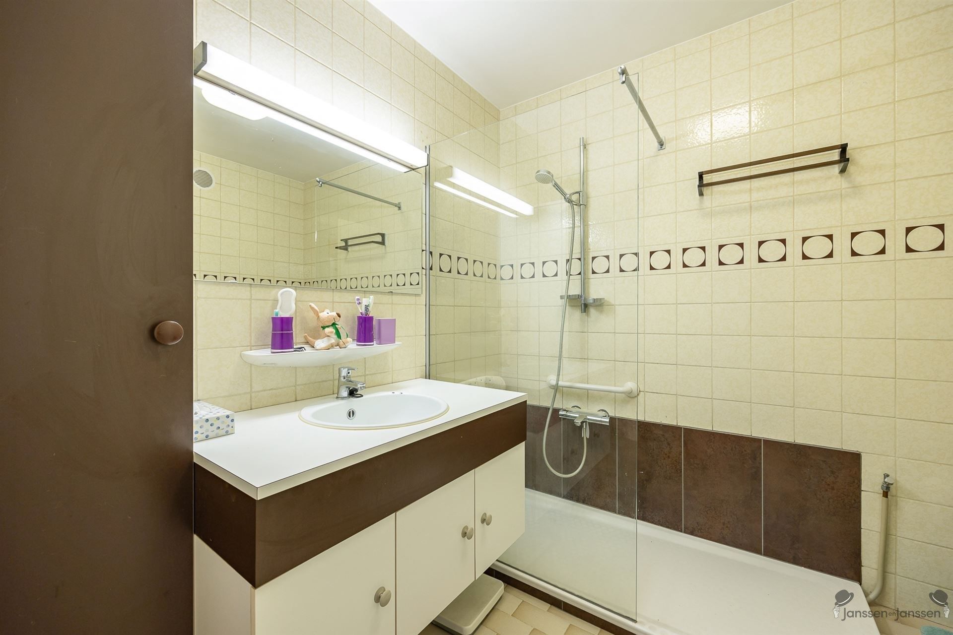 Charmant appartement nabij hartje Deurne foto 13