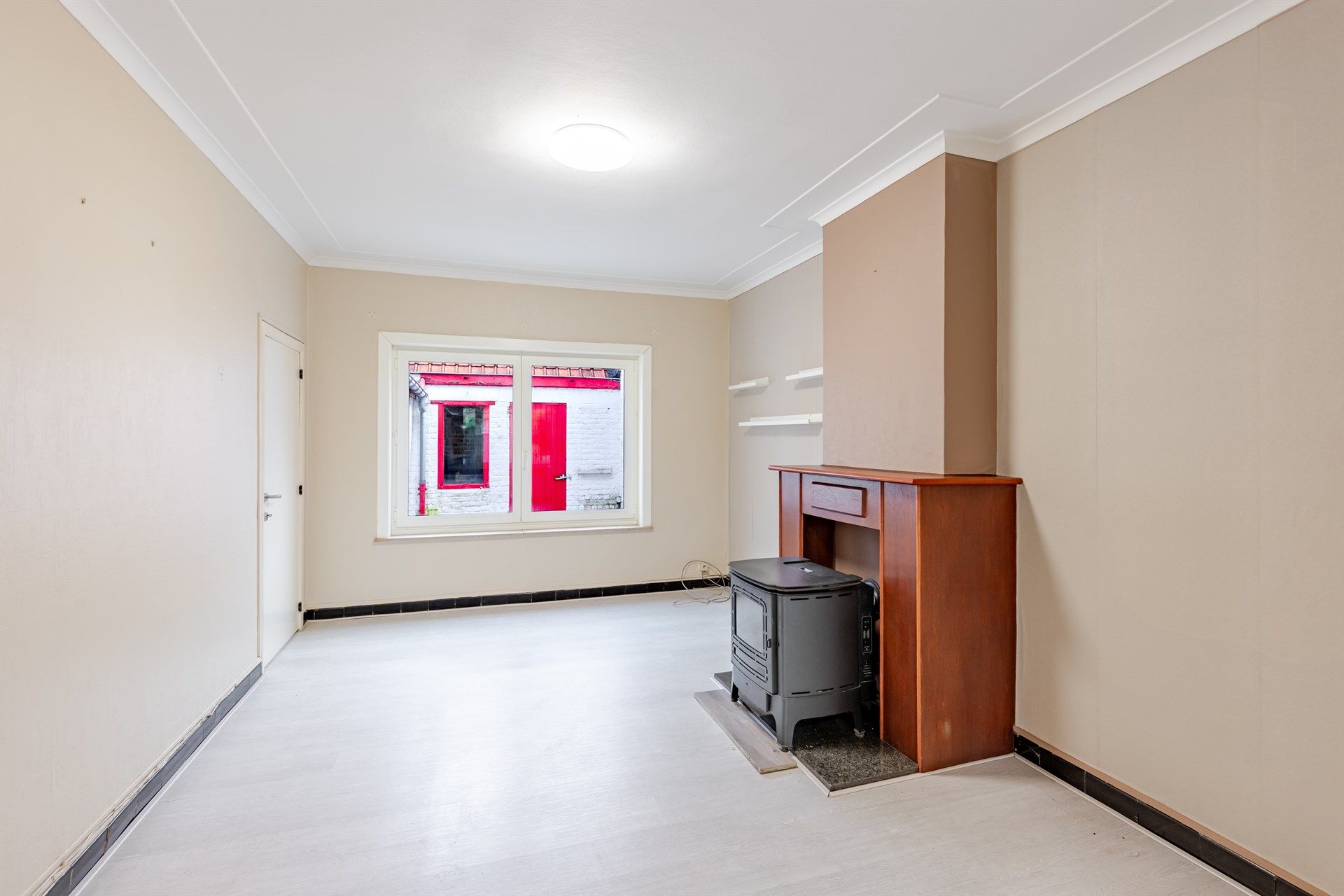 Op te frissen woning met twee slaapkamers en garage te Hofstade foto 4