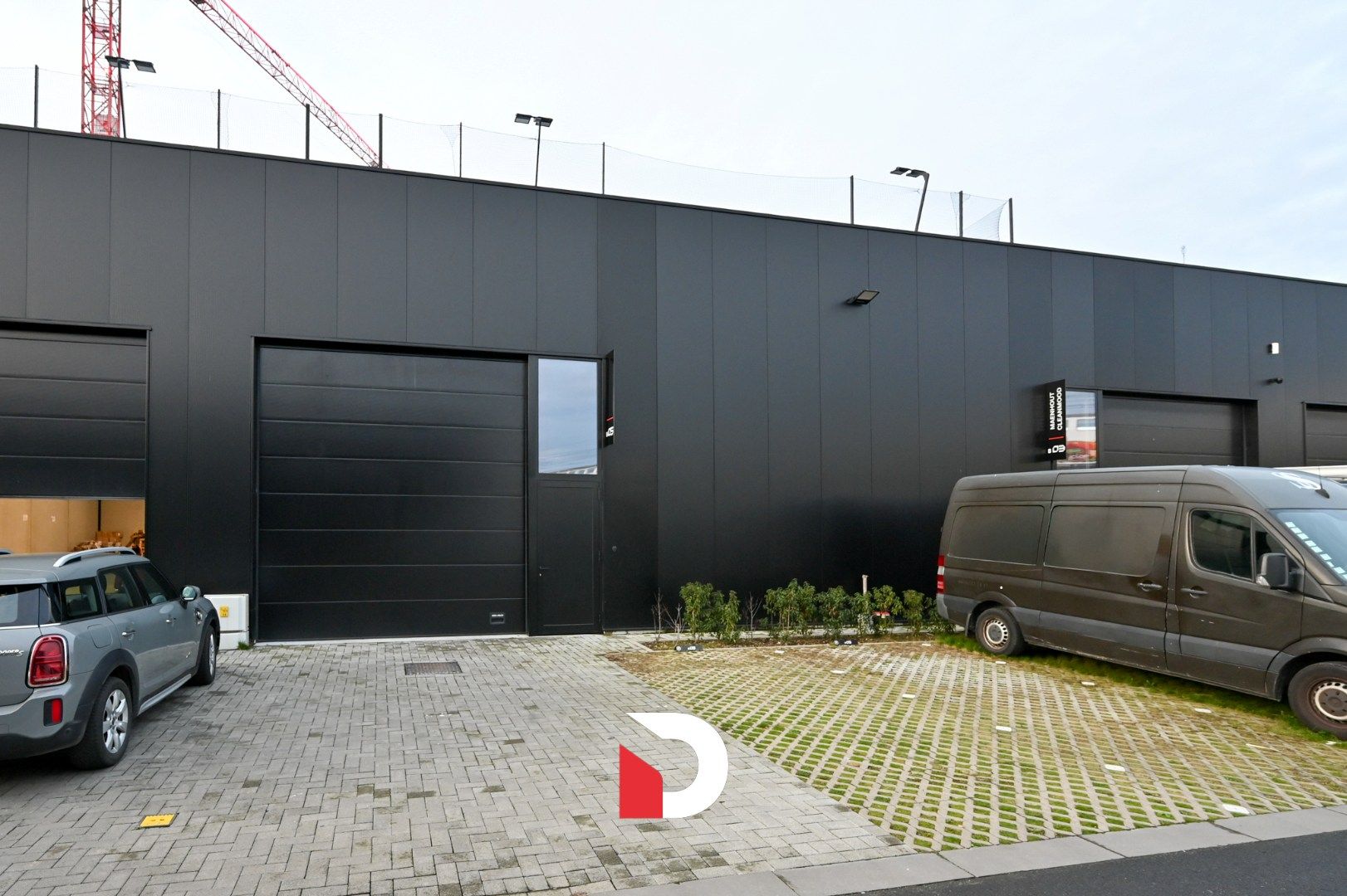 Recente KMO-unit met 2 parkeerplaatsen op toplocatie te Brugge foto 9