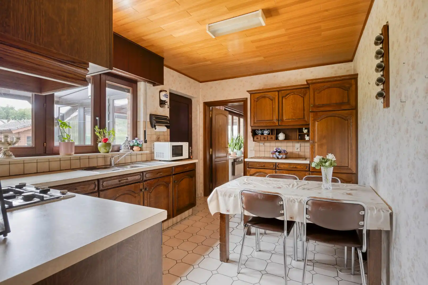 Gelijkvloerse woning met 2 slaapkamers op een mooi Z gericht perceel van 819 m² ! foto 8