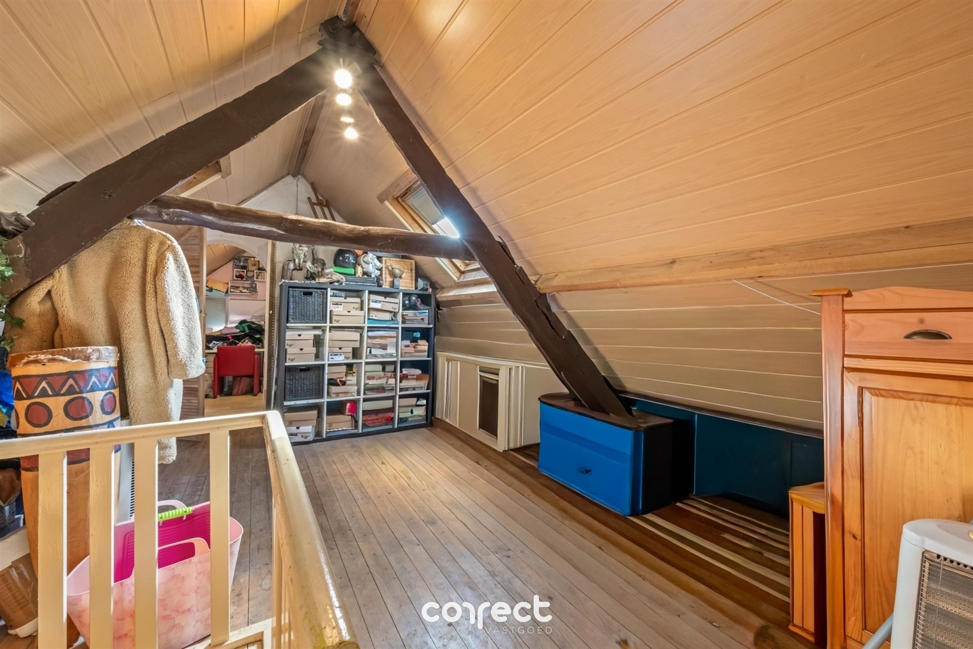 Op te frissen woning met weiland.    foto 8