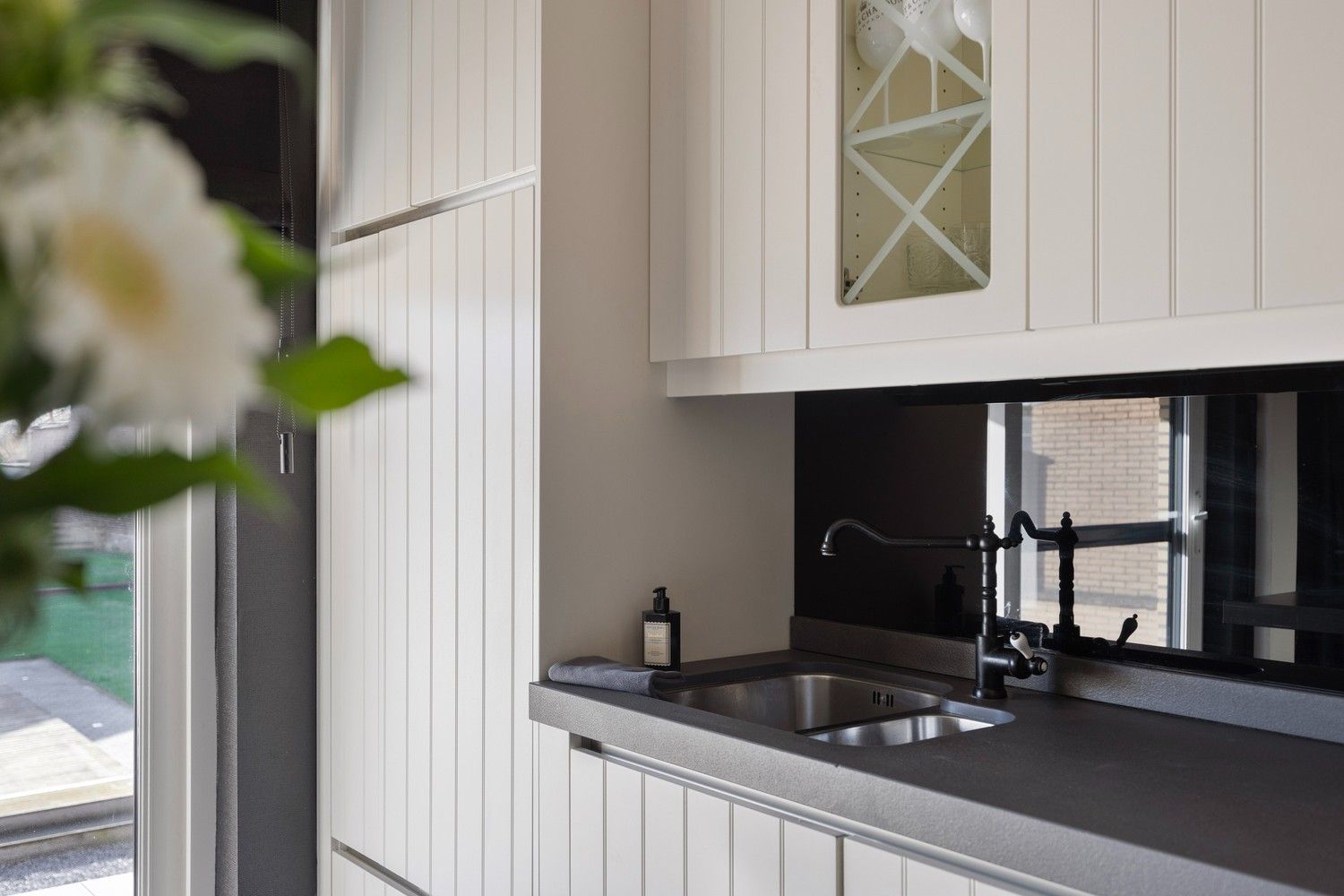 Moderne split-level woning met ruime tuin in Maasmechelen foto 9