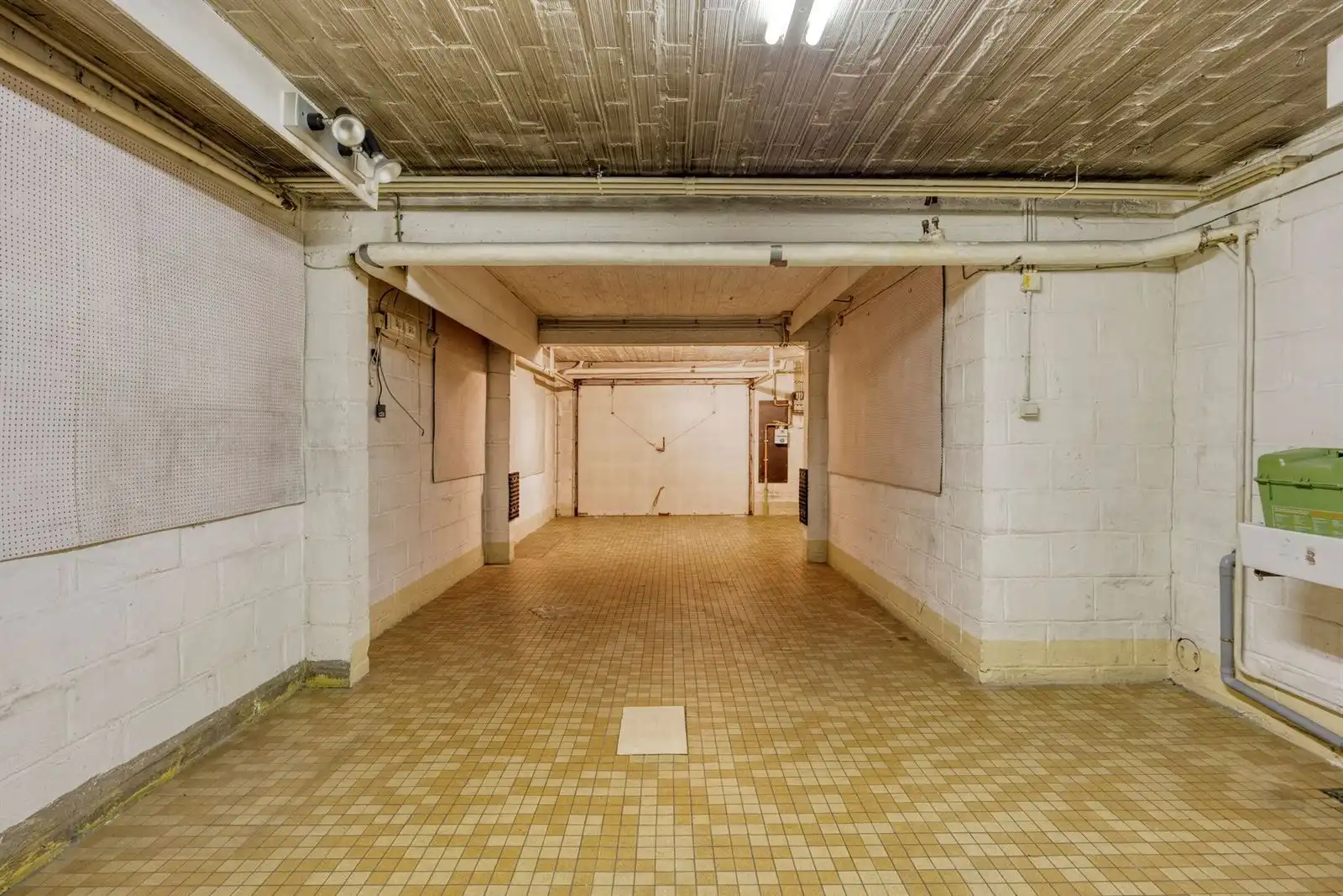 Ruime 3-gevelwoning met 4 à 5 slaapkamers, grote garage en dubbele straattoegang foto 28