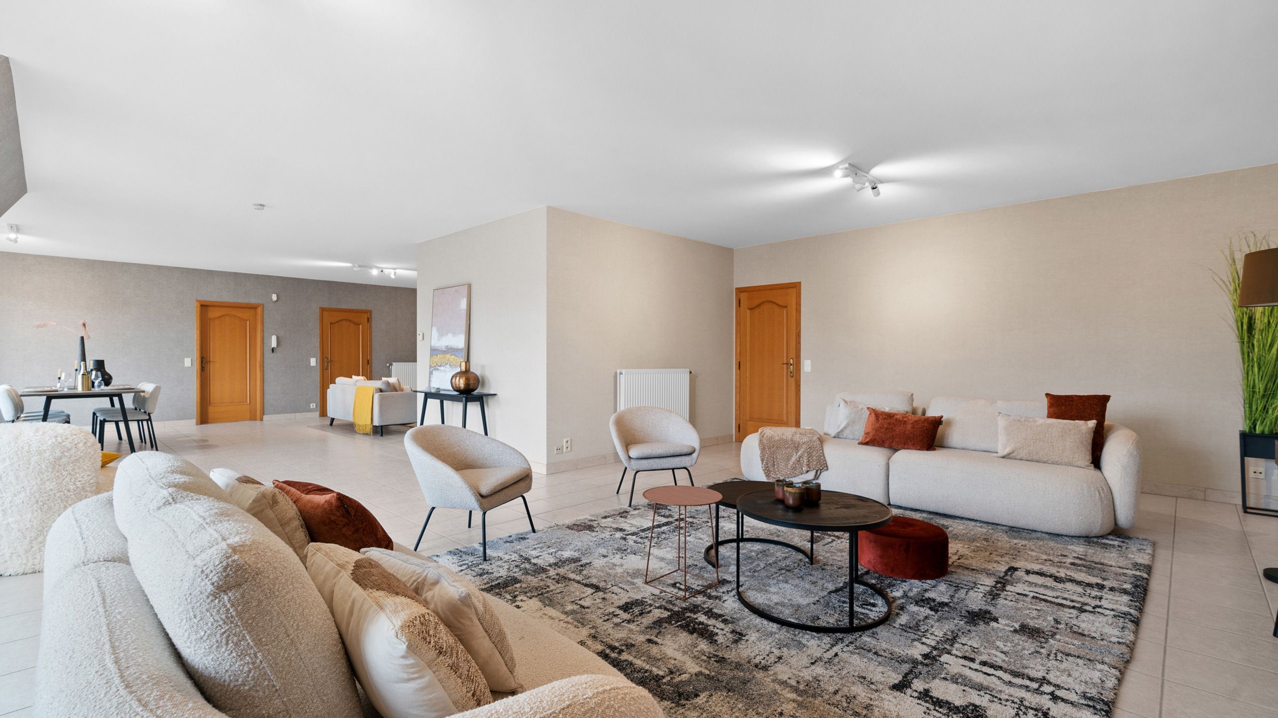 Ruim appartement van 245 m² centraal in Mortsel foto 4