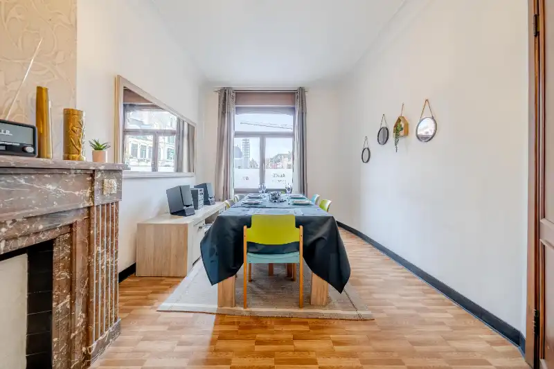 Centraal gelegen , vergunde vakantiewoning "Alice House" in Centrum Ieper met zicht op de kathedraal! foto 9