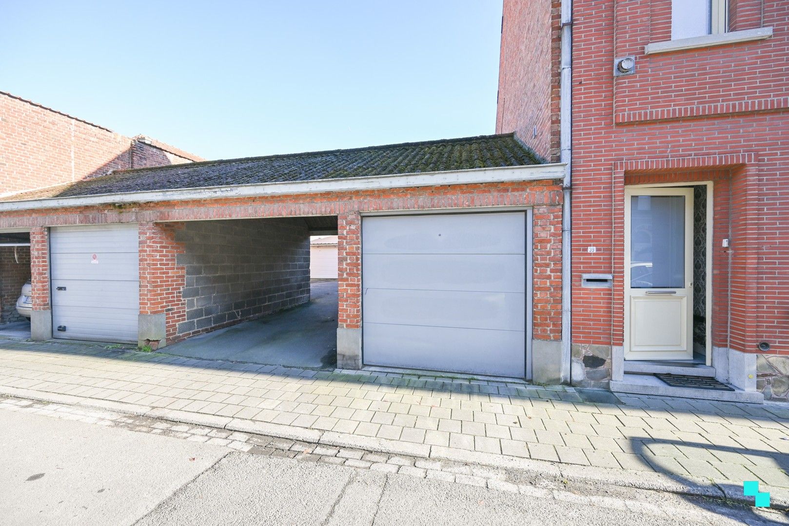 Garagebox (ca. 16m²) te centrum Izegem foto 3