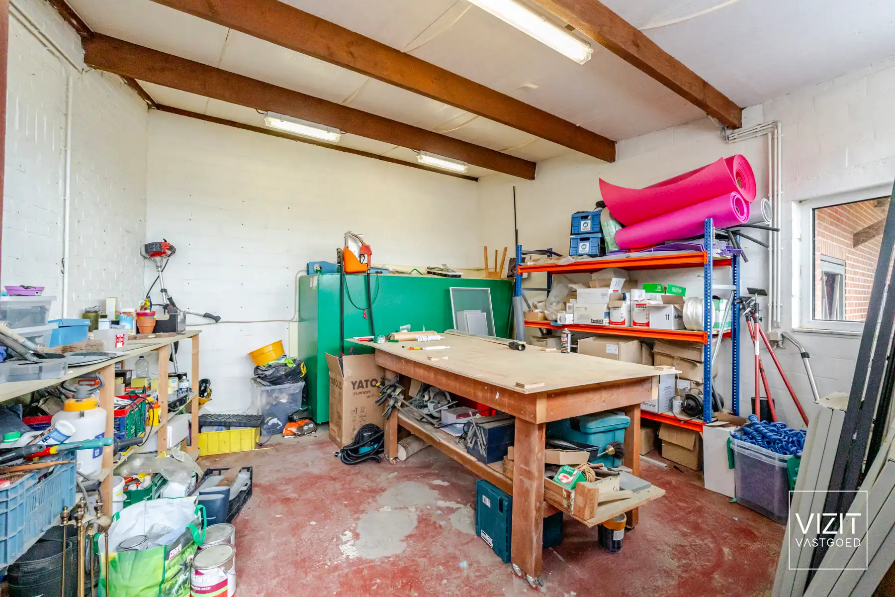 Halfopen woning met 4 slaapkamers en stallingen!  foto 23