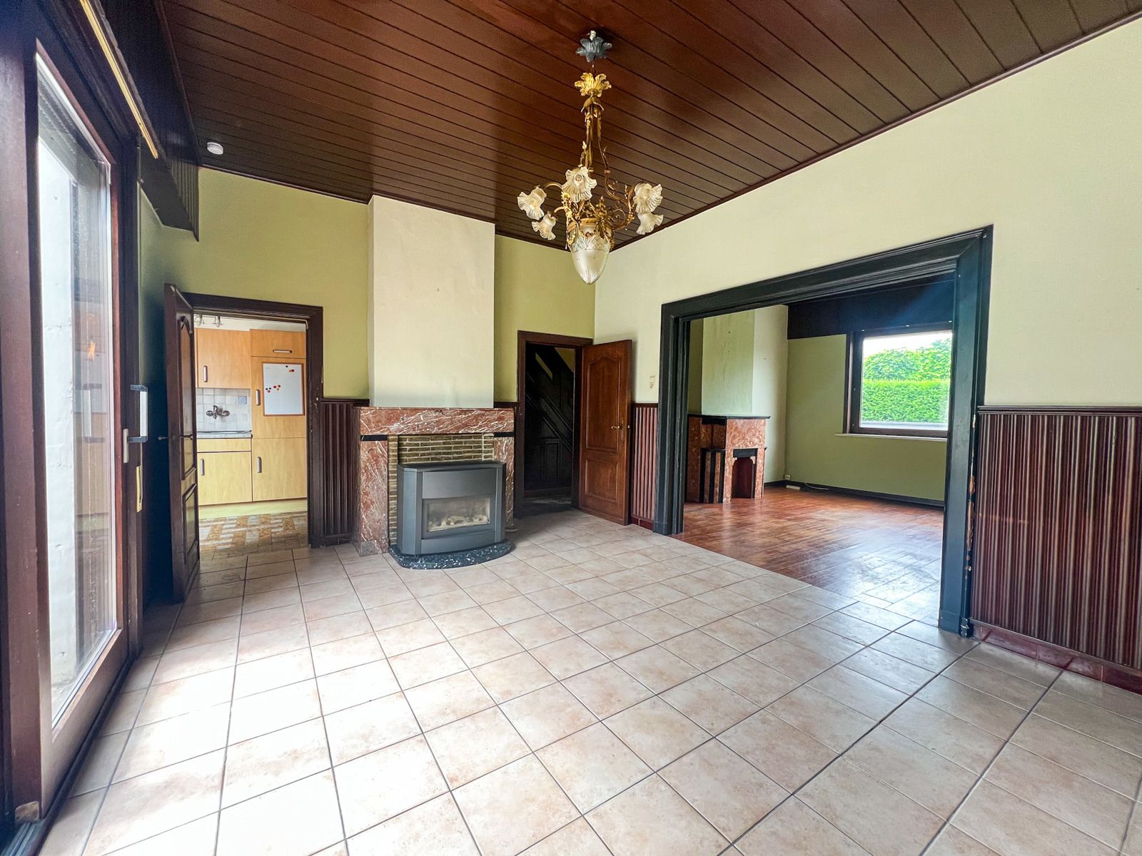 Te renoveren woning met karakter in een rustige buurt foto 3