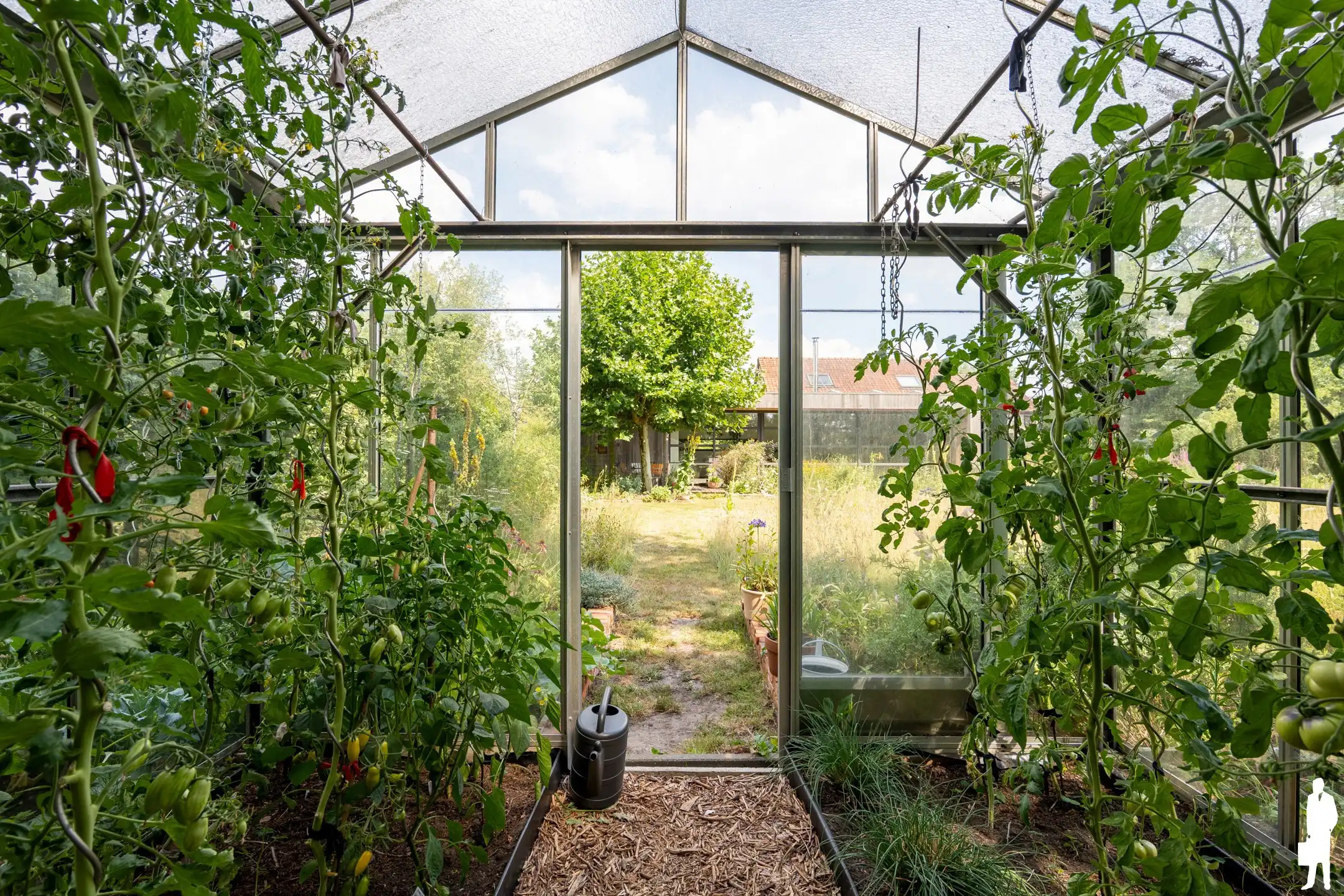 Unieke woning; architecturaal ontwerp, organische natuurtuin foto 34