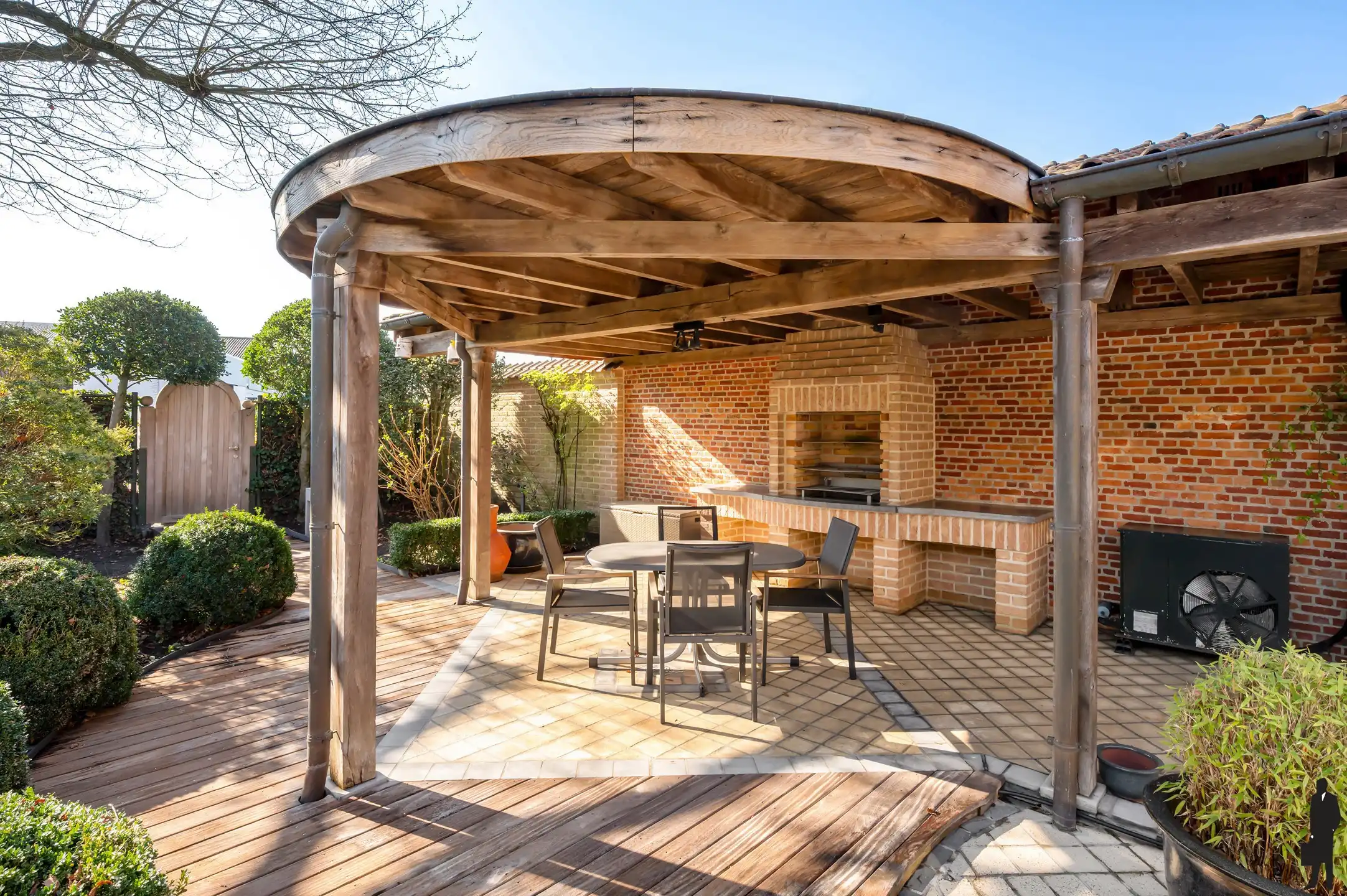 Prachtige en ruime woning gelegen in een rustige doodlopende straat te Mechelen. foto 26