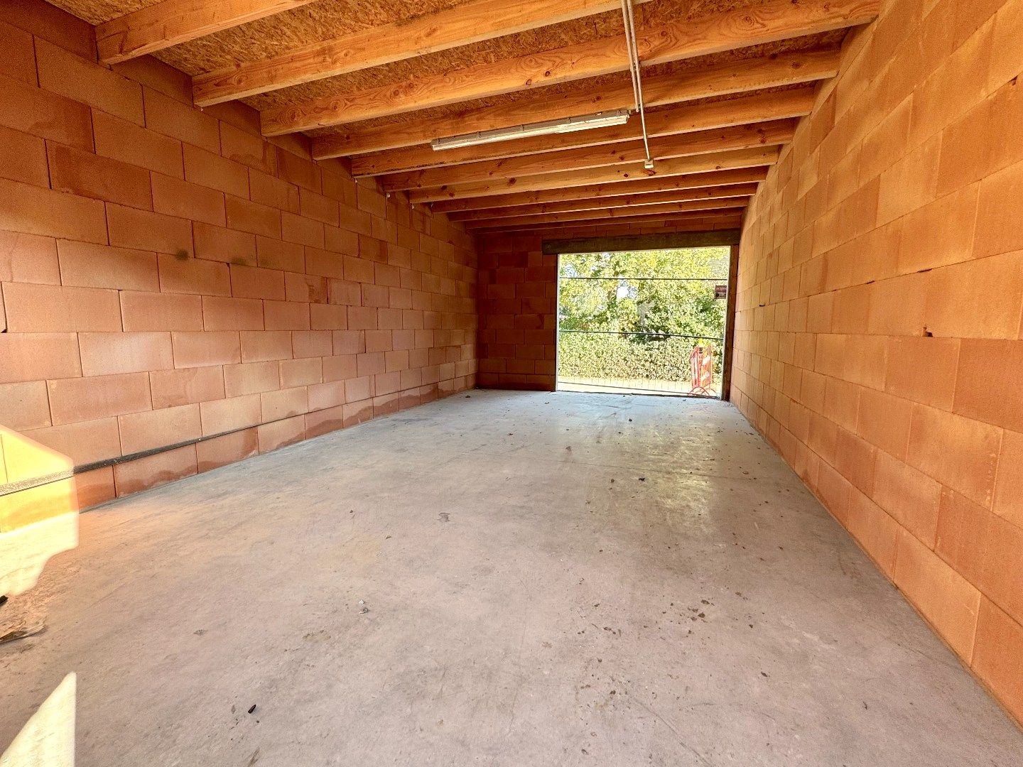 GERENOVEERDE WONING MET 3 SLPKS, TUIN EN GARAGE foto 20